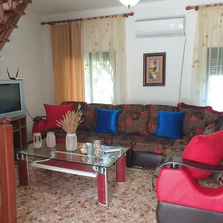 Eni's Villa, 5km From Shengjini *