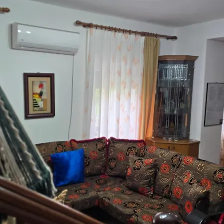 Eni's Villa, 2km From Vain Вилла
