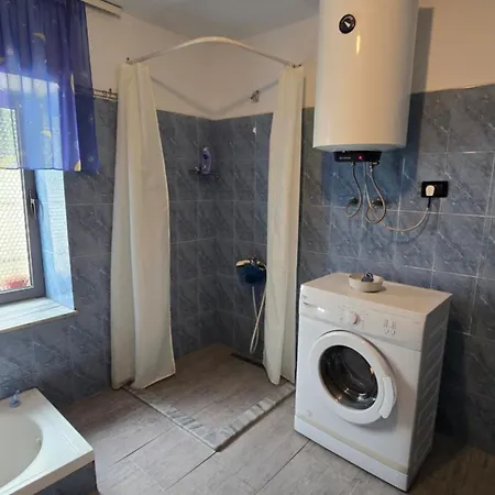 Вилла Eni's Villa, 2km From Vain *