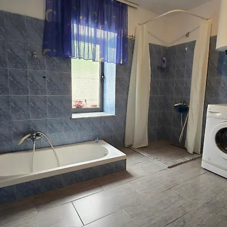 Eni's Villa, 5km From Shengjini Lezhë