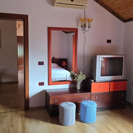 Eni's Villa, 5km From Shengjini *