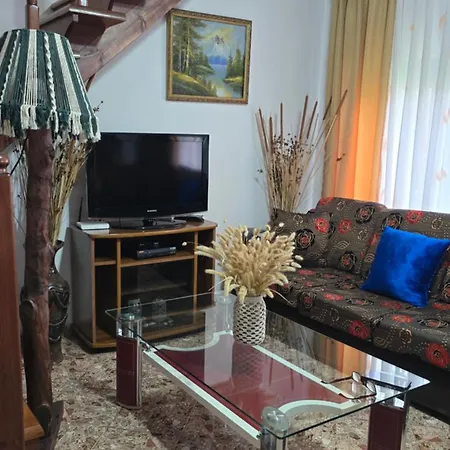 Eni's Villa, 2km From Vain * Лежа